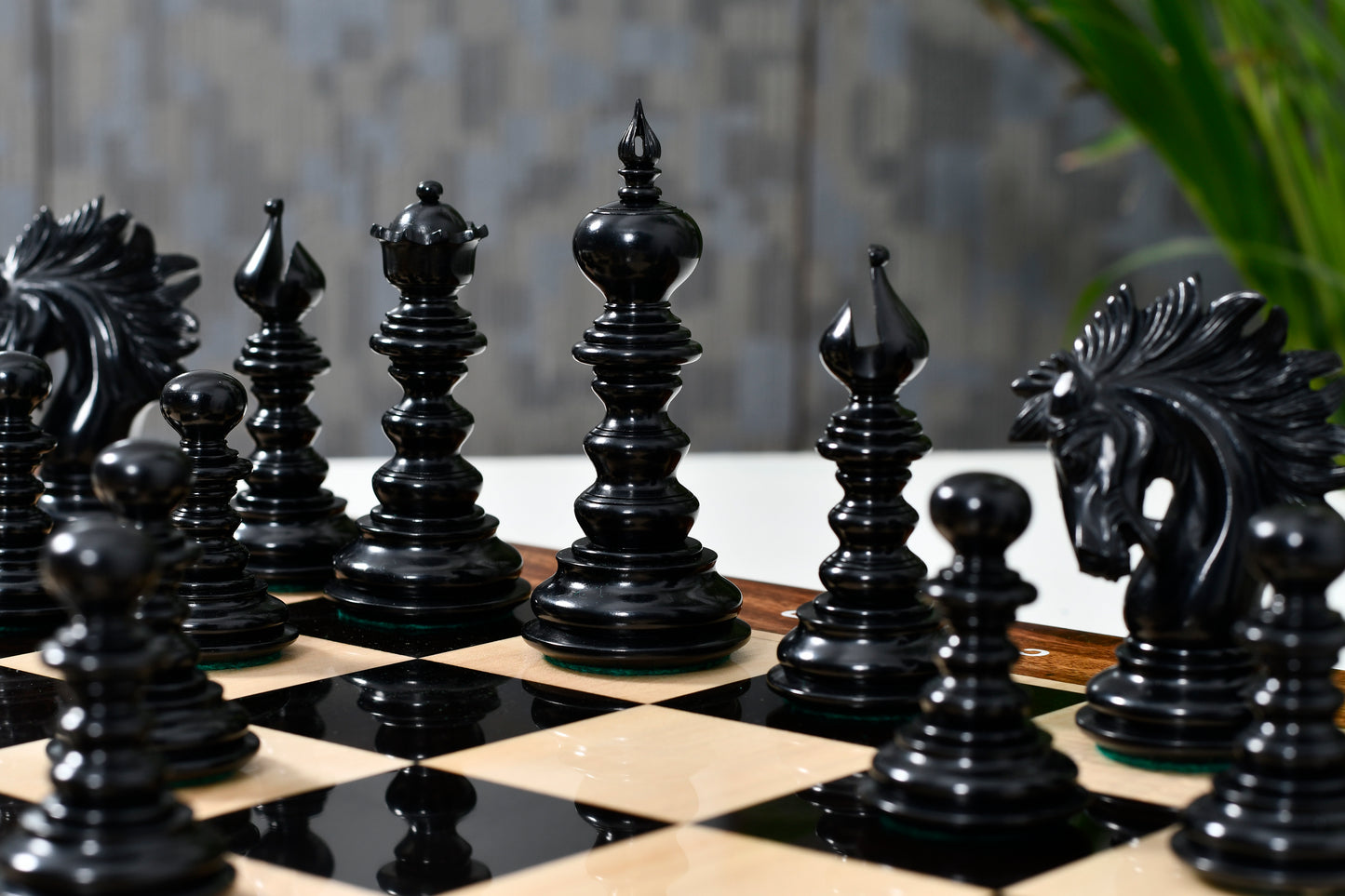 The St. Petersburg Luxury Artisan Series Chess Pieces in Ebony / Boxwood - 4.3" King with Storage Box