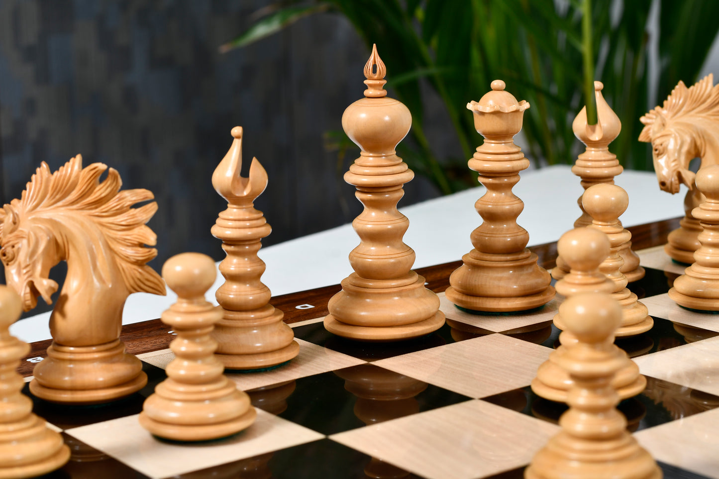 The St. Petersburg Luxury Artisan Series Chess Pieces in Ebony / Boxwood - 4.3" King with Storage Box