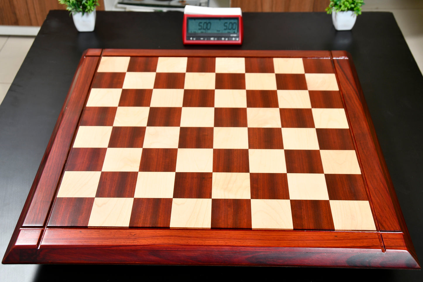 Deluxe Bud Rosewood / Maple Wooden Chess Board 23" - 60 mm