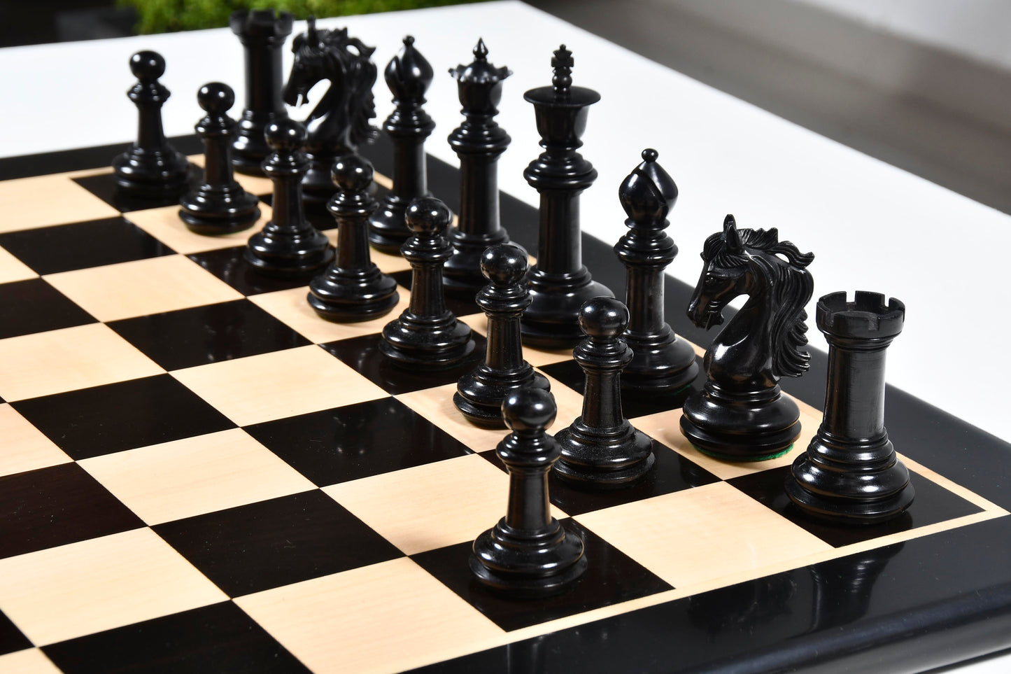 The French Warrior Luxury Wooden Chess Pieces in Ebony & Boxwood - 4.4" King