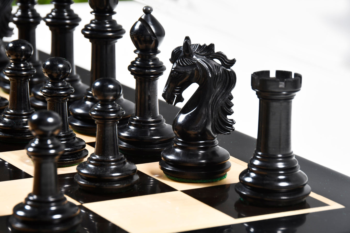 The French Warrior Luxury Wooden Chess Pieces in Ebony & Boxwood - 4.4" King