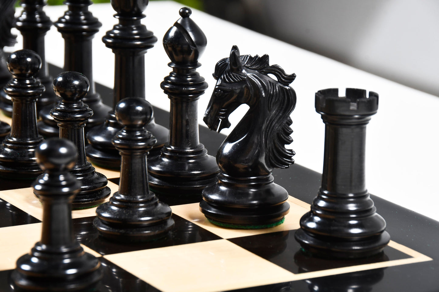 The French Warrior Luxury Wooden Chess Pieces in Ebony & Boxwood - 4.4" King