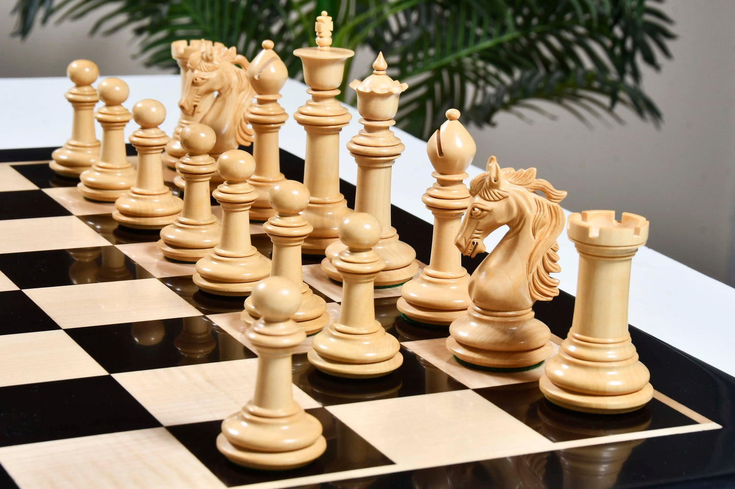 The French Warrior Luxury Wooden Chess Pieces in Ebony & Boxwood - 4.4" King