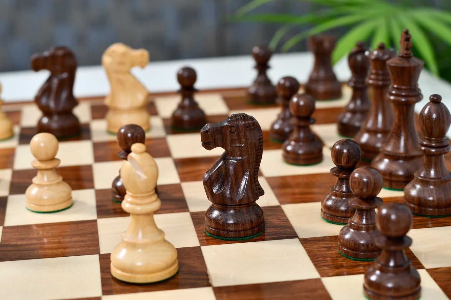Reproduced 1972 Reykjavik Championship Series Chess Pieces in Sheesham & Boxwood - 3.7" King