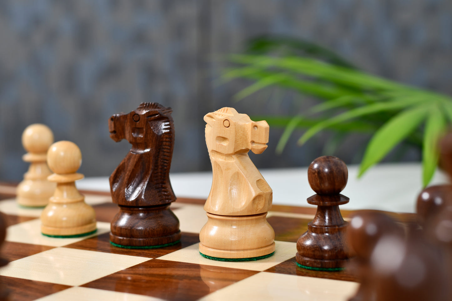 Reproduced 1972 Reykjavik Championship Series Chess Pieces in Sheesham & Boxwood - 3.7" King