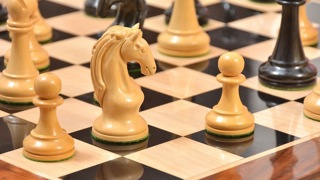 Combo of Reproduced 1963-1966 Piatigorsky Cup Chess Set with Wooden Board in Ebony / Box Wood - 4.2" King