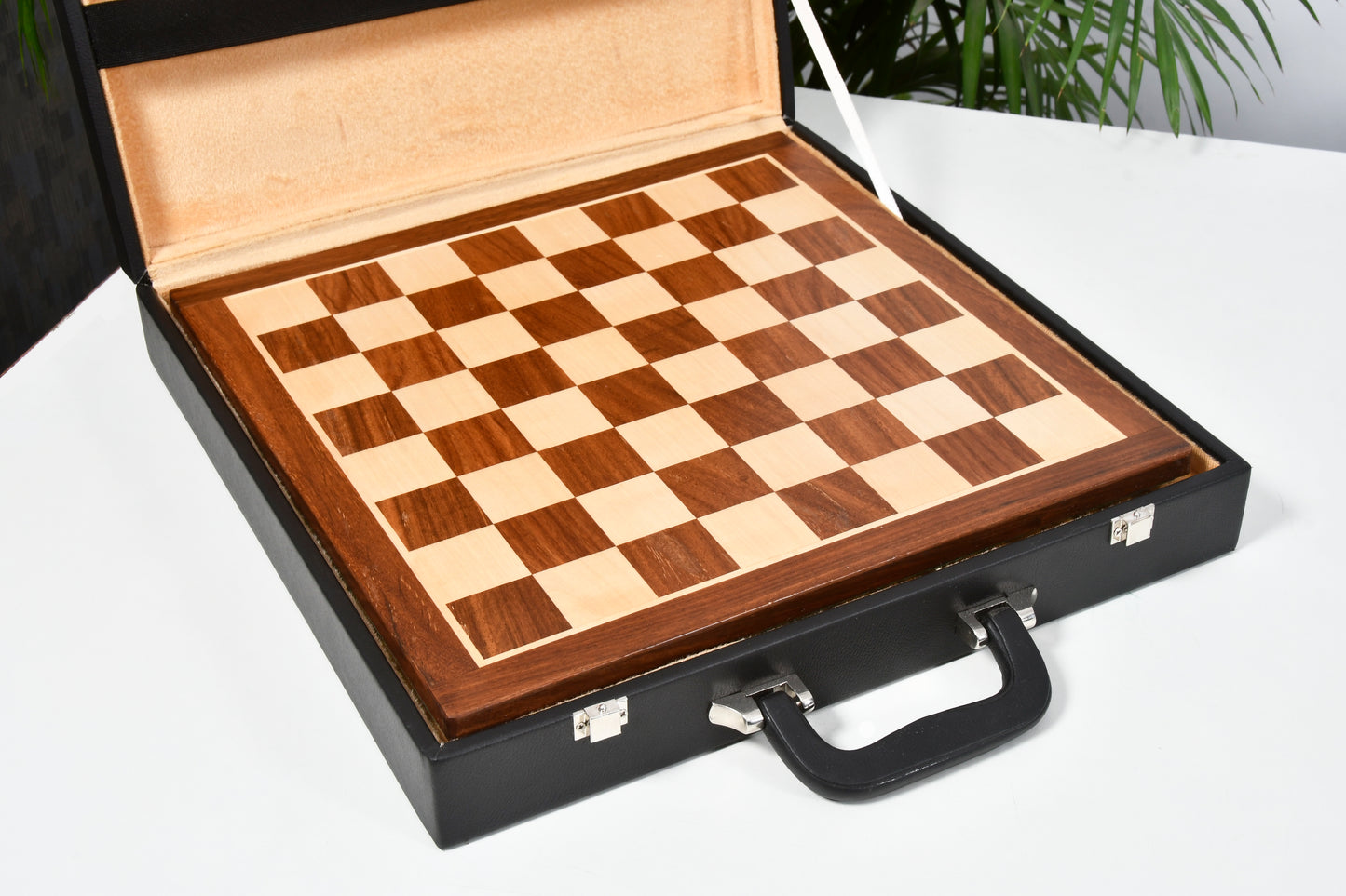 The Old Russian Zagreb 3.1 inch Chess Set in Ebonized Boxwood with 15 inch Wooden Sheesham Chessboard & Storage Box