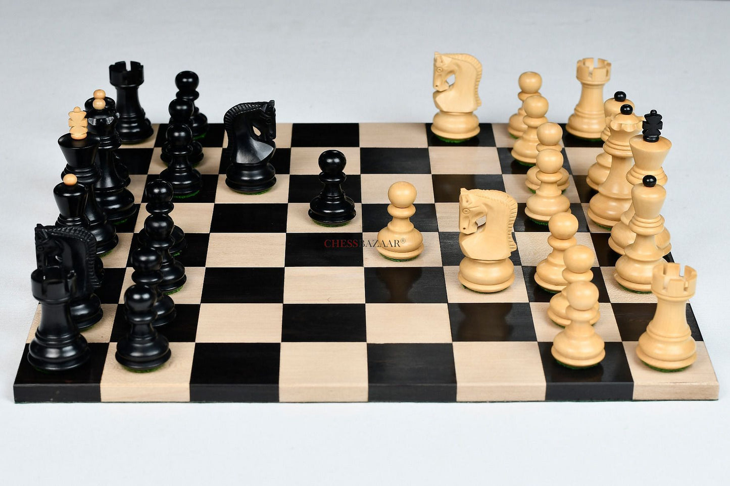 Traditional Russian Zagreb Weighted Chess Pieces in Ebonized Boxwood & Natural Boxwood - 3.1" King