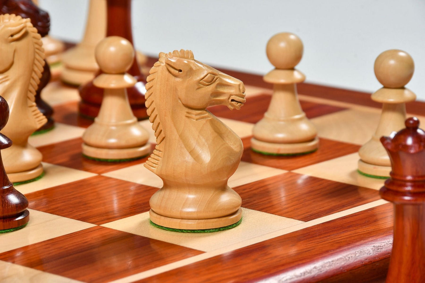 GM Blitz Edition Staunton Series Chess Set in Bud Rosewood / Boxwood with Wooden Chess Board - 3.75" King