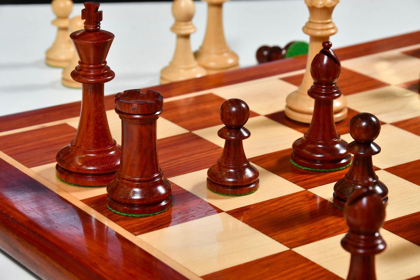 GM Blitz Edition Staunton Series Chess Set in Bud Rosewood / Boxwood with Wooden Chess Board - 3.75" King