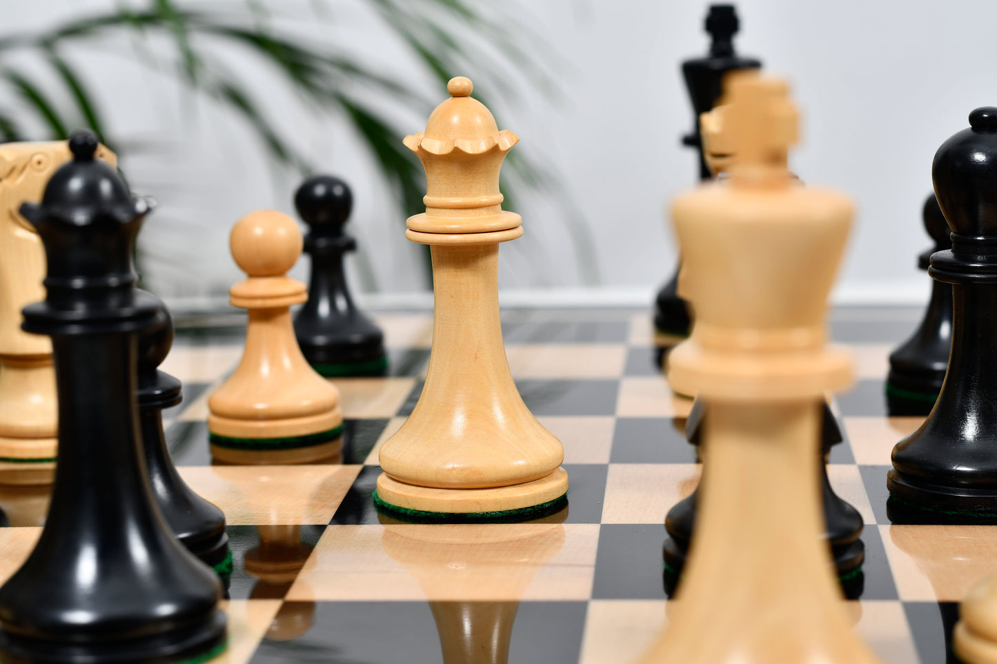 The Old Vintage English Staunton Series Chess Pieces in Ebonized wood & Box Wood - 3.8" King