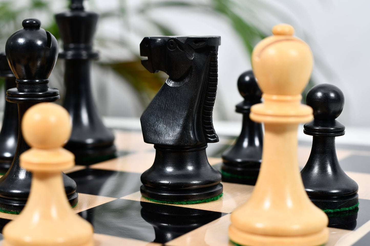 The Old Vintage English Staunton Series Chess Pieces in Ebonized wood & Box Wood - 3.8" King