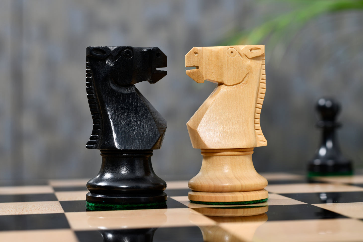 The Old Vintage English Staunton Series Chess Pieces in Ebonized wood & Box Wood - 3.8" King
