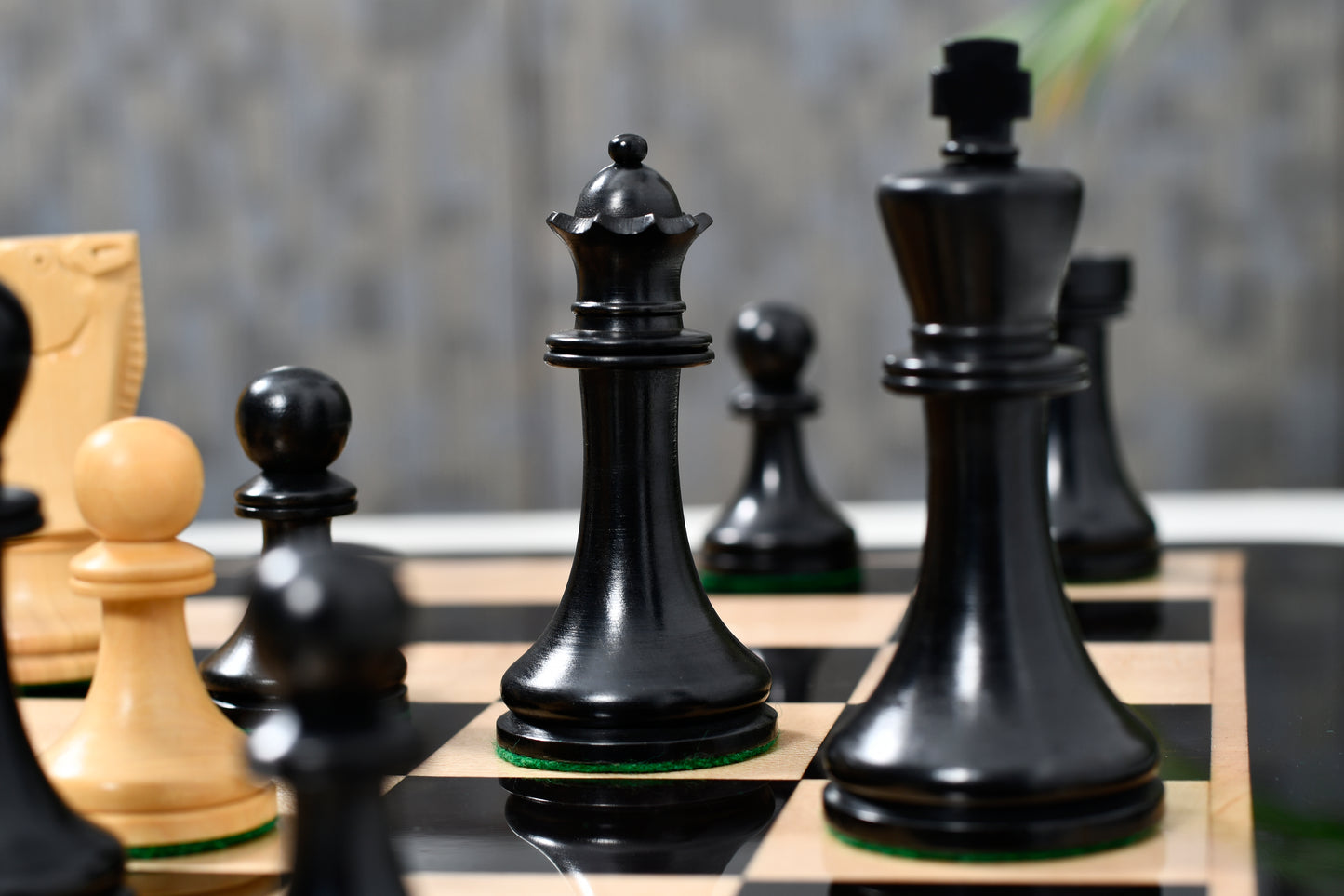 The Old Vintage English Staunton Series Chess Pieces in Ebonized wood & Box Wood - 3.8" King