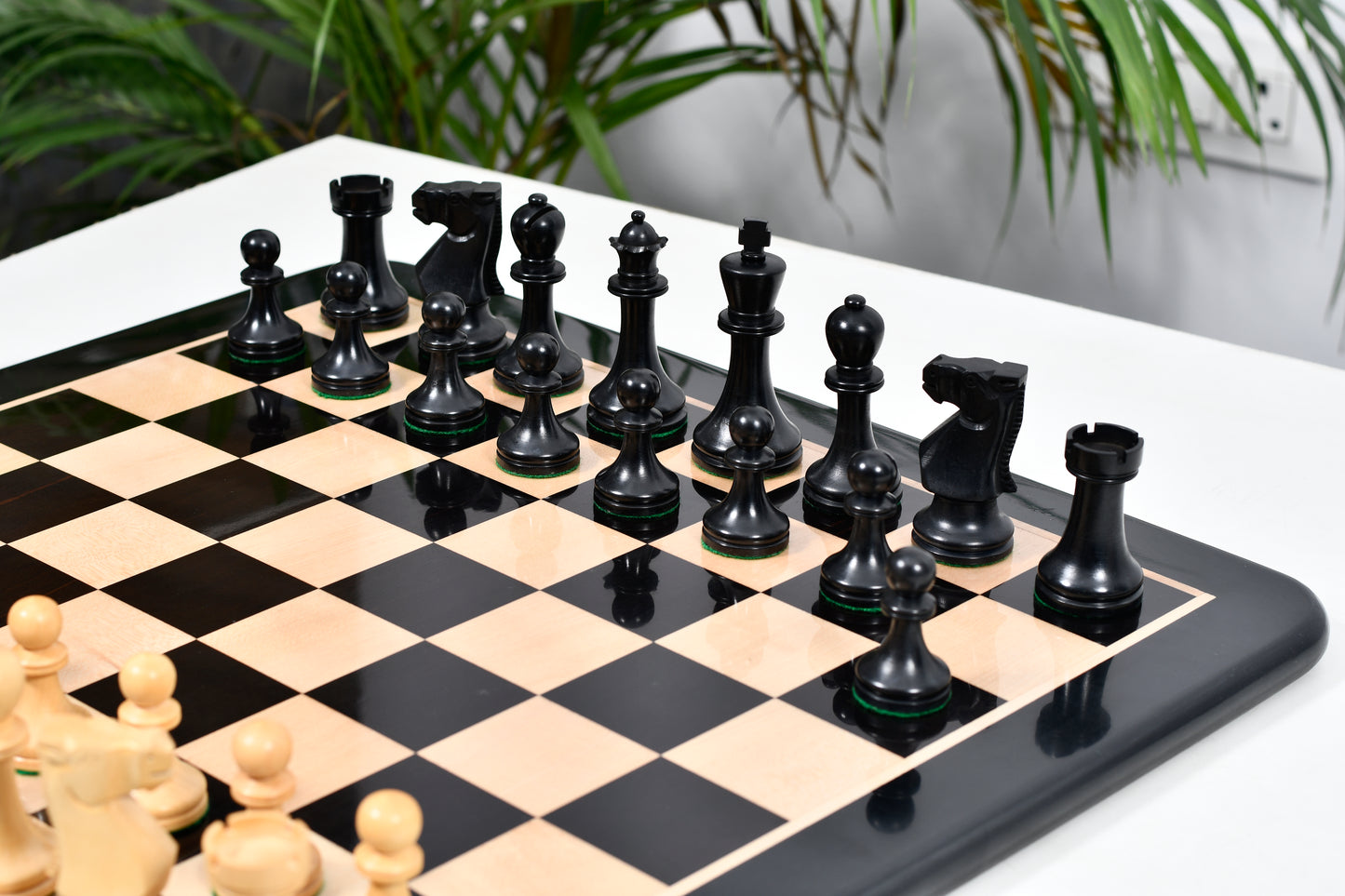 The Old Vintage English Staunton Series Chess Pieces in Ebonized wood & Box Wood - 3.8" King