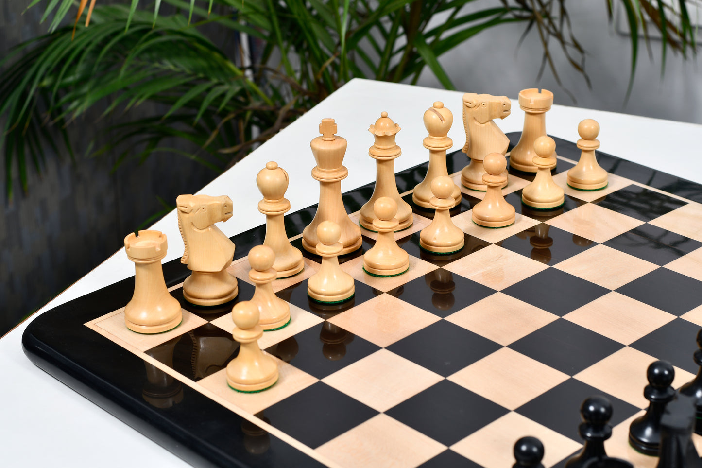 The Old Vintage English Staunton Series Chess Pieces in Ebonized wood & Box Wood - 3.8" King