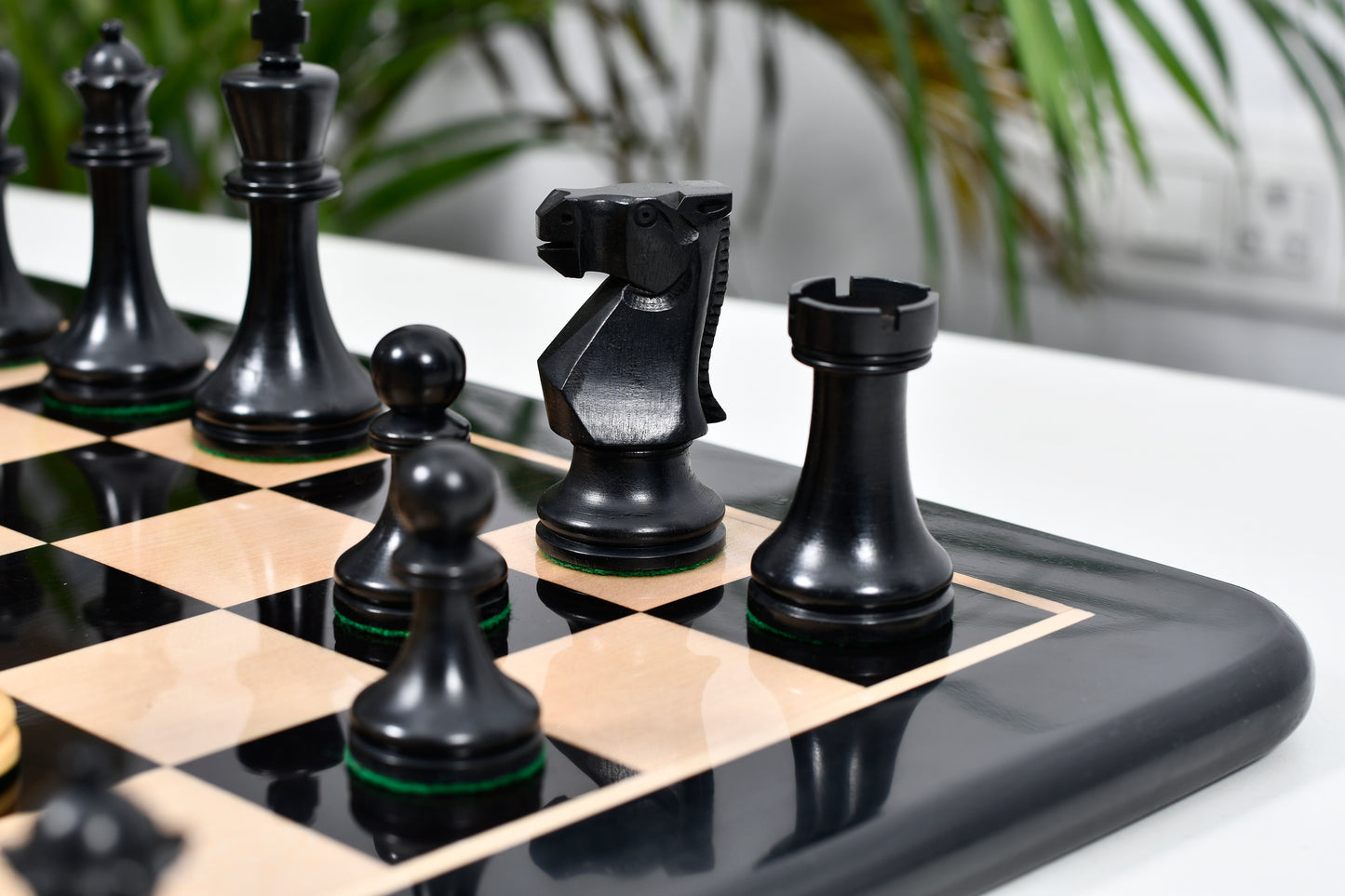 The Old Vintage English Staunton Series Chess Pieces in Ebonized wood & Box Wood - 3.8" King