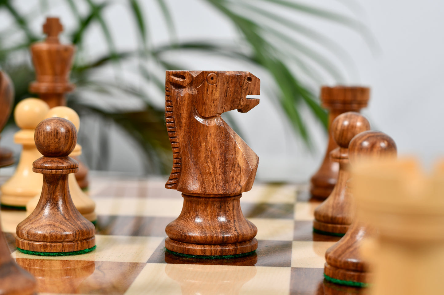 The Old Vintage English Staunton Series Chess Pieces in Sheesham & Boxwood - 3.8" King