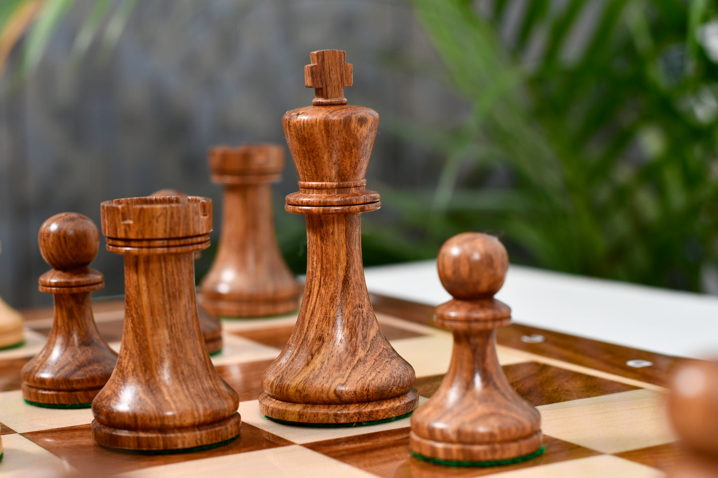 The Old Vintage English Staunton Series Chess Pieces in Sheesham & Boxwood - 3.8" King