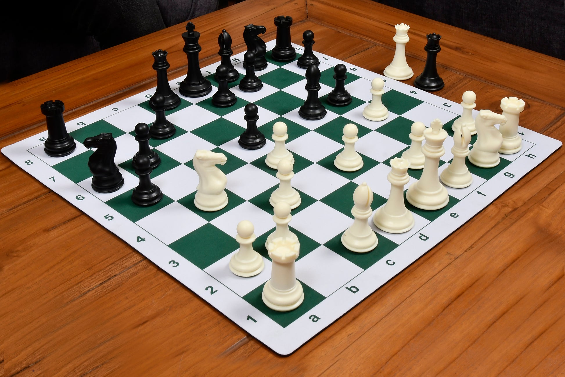 Staunton Triple Weighted Chess Pieces – Full Set 34 Black & White