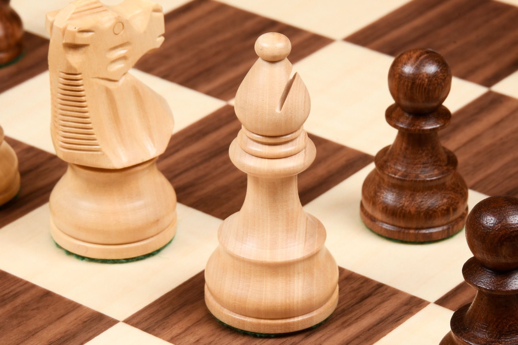 French Staunton Chess Set – Weighted Pieces & Walnut Wood Board